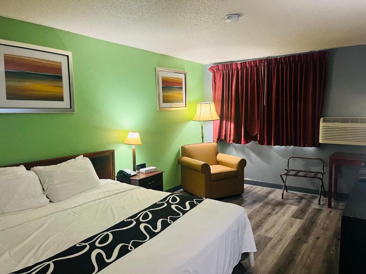 Rodeway Inn Whitehall Esterno foto